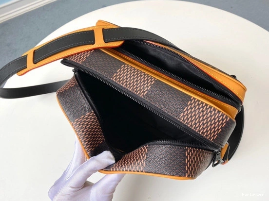 Repzbay VUITTON LOUIS MESSAGER BAG 0803